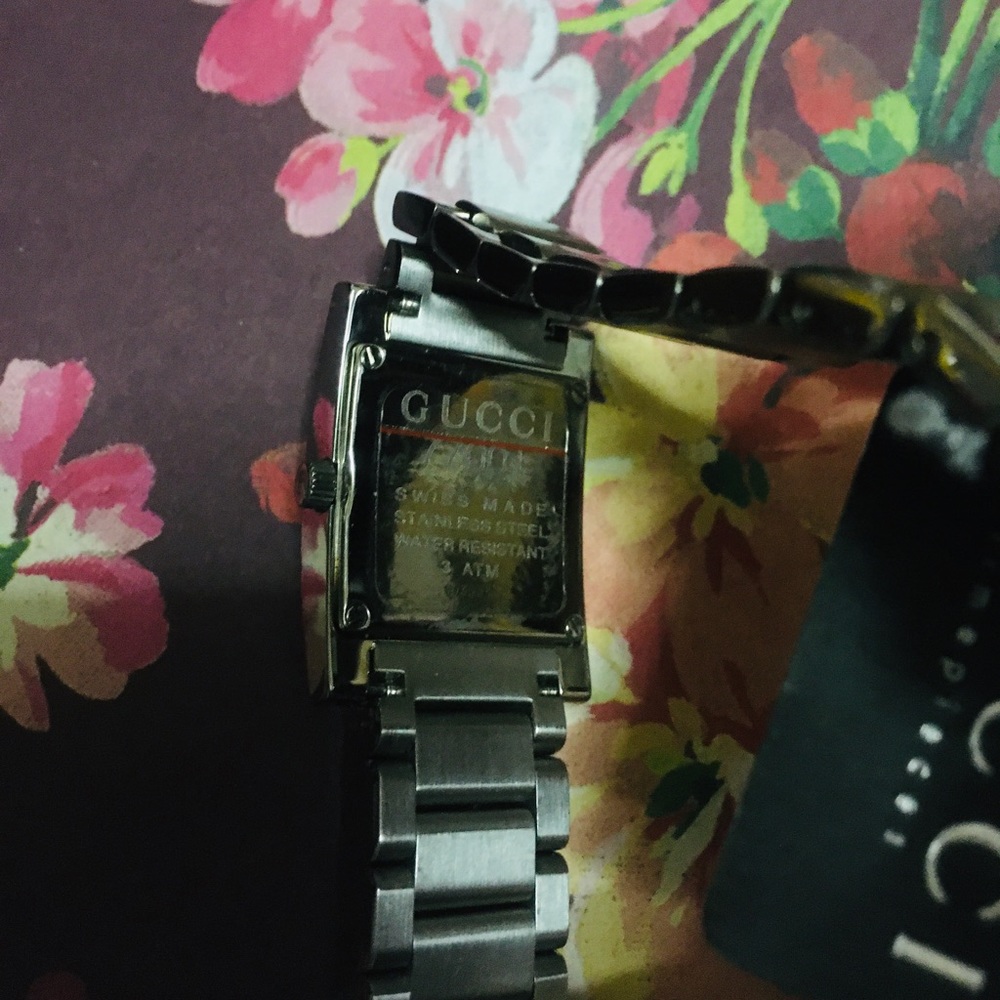 GUCCI Watch - Picture 8 of 12